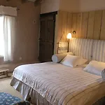 Domaine De Bassilour فندق