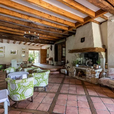 Отель Domaine De Bassilour 4*