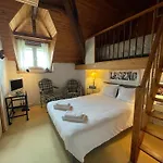 Domaine De Bassilour Hotel