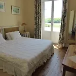 Domaine De Bassilour Hotel