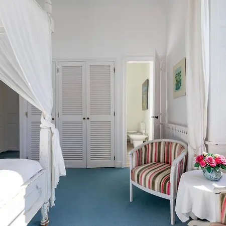 Domaine De Bassilour Hotel