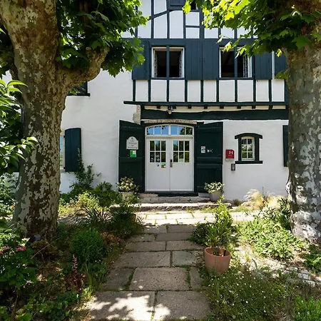 Domaine De Bassilour Hotel