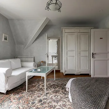 Domaine De Bassilour Hotel